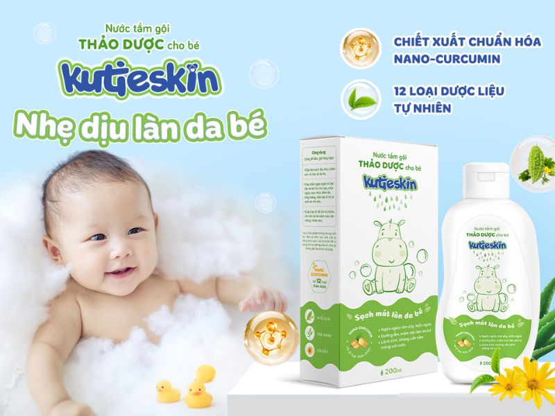 Nước tắm thảo dược Kutieskin là sản phẩm được nhiều bà mẹ tin dùng trong việc chữa rôm sảy cho bé